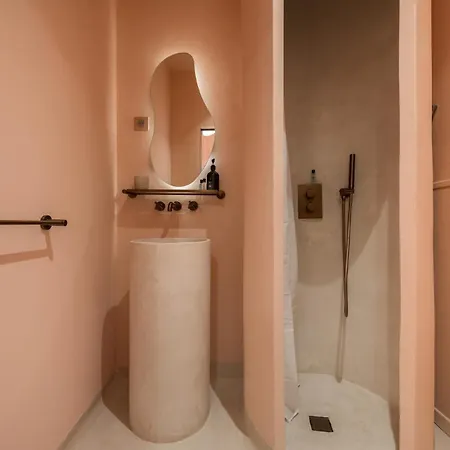 Le Boudoir Iconic 4 Guests Apartment